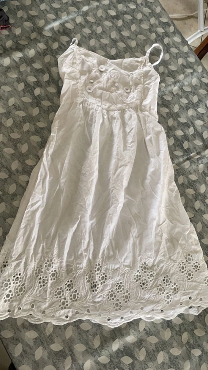 Robe blanche à bretelles S/M Vsign