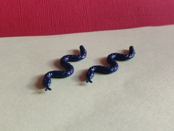 2 serpents à sonnette bleus Lego - en parfait état - vrai Lego