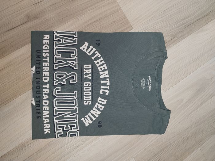 Thee shirt taille M
