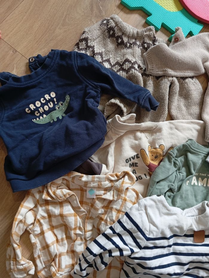 Lot vêtements garçon 9 mois - photo numéro 2