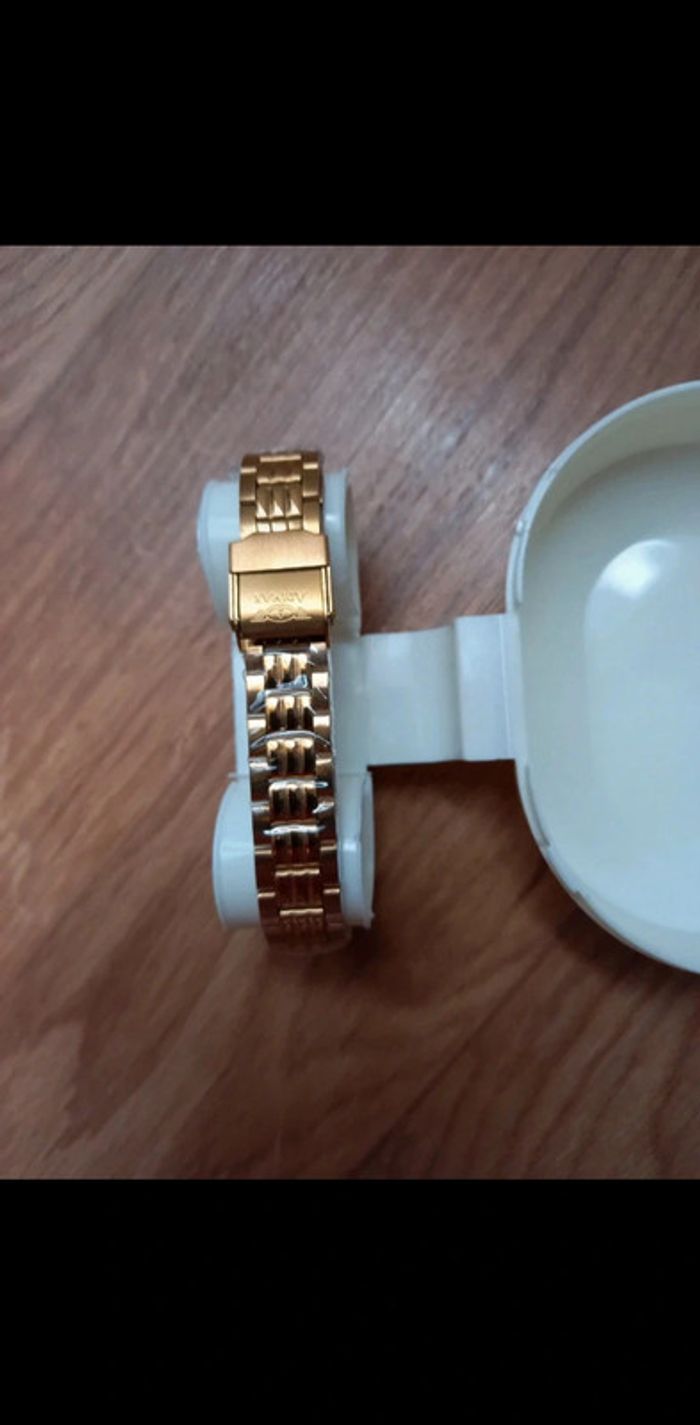 Montre neuve - photo numéro 3