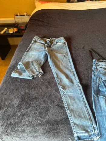 Jean Levis, taille 28