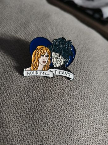 Pins Edward aux mains d'argent