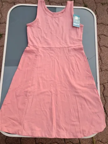 Belle robe rose joliment ceintrée - T 9 ans - Peppert's - neuve 🏷