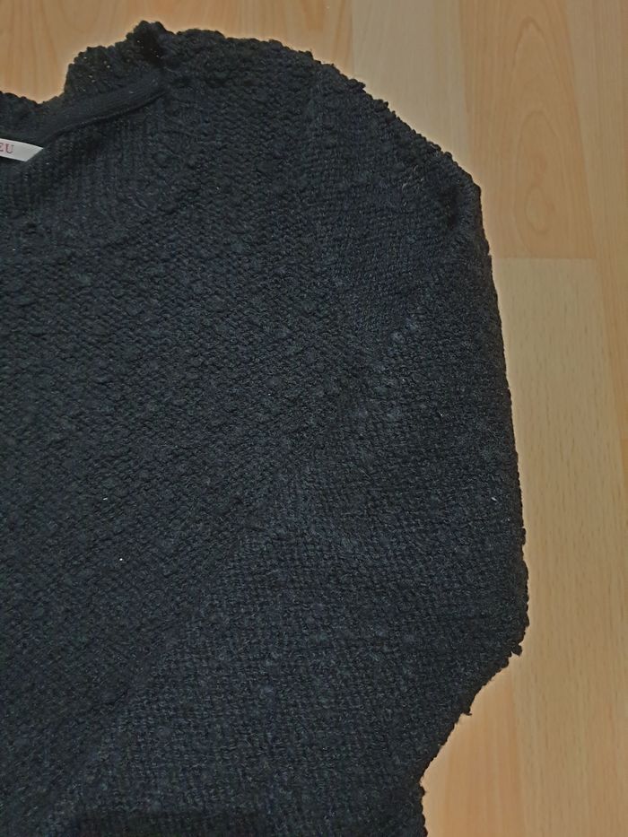 Pull noir - photo numéro 2