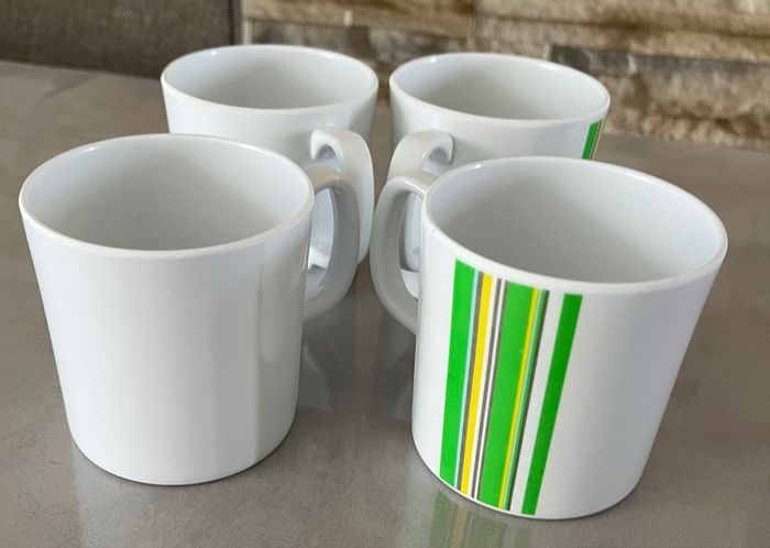 Tasses en plastique