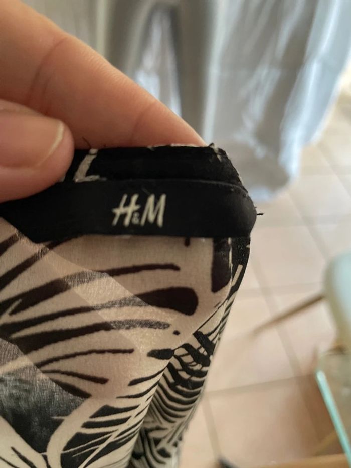 t-shirt H&m noir taille 48 - photo numéro 5