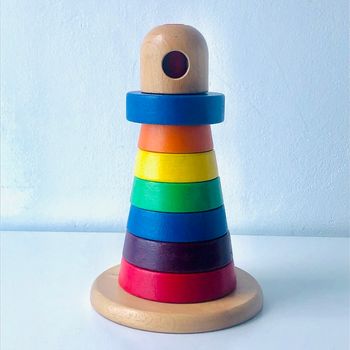 Tout a empiler colorée en bois