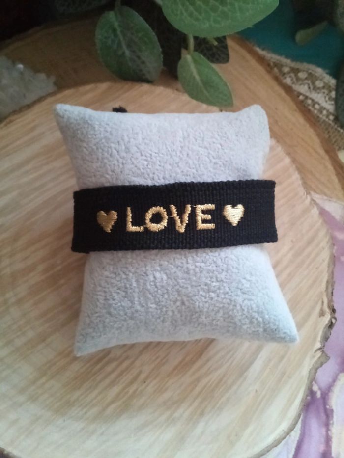 Bracelet LOVE 🖤. - photo numéro 3