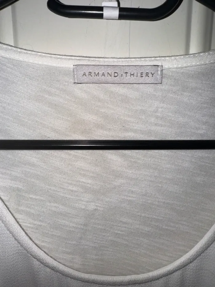 Haut blanc marque Armand Thiery taille 5 - photo numéro 3