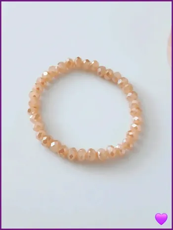 Bracelet en perles de verre beige tendance été