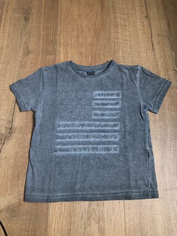 Tee-shirt garçon de tape à l’œil