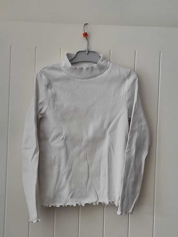 Sous-pull fille 8 ans blanc côtelé – très bon état - photo numéro 2