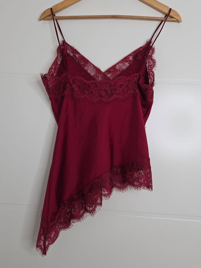 Top à bretelle bordeaux asymétrique - photo numéro 5