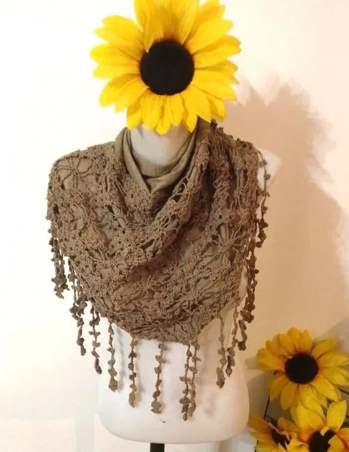 châle triangulaire 160 x 60 cm - 50% acrylique et 50% coton