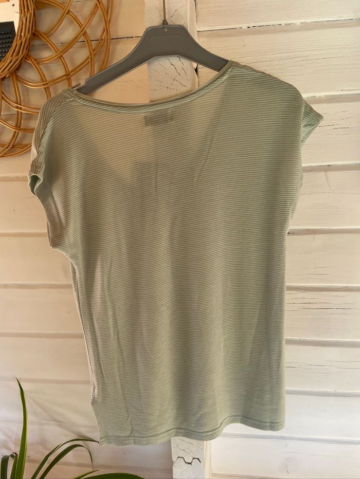 T.shirt manches courtes col V rayé - photo numéro 3