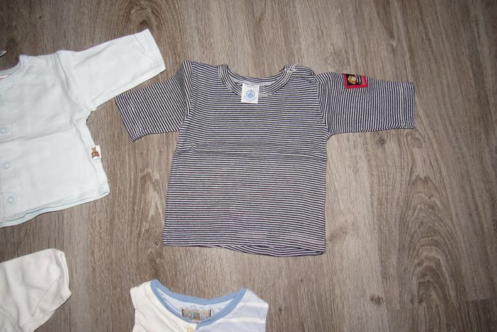 LOT DE 4 VÊTEMENTS BÉBÉ GARÇON "DIVERSES MARQUES" - TAILLE 0/1 MOIS - n°02 - photo numéro 4
