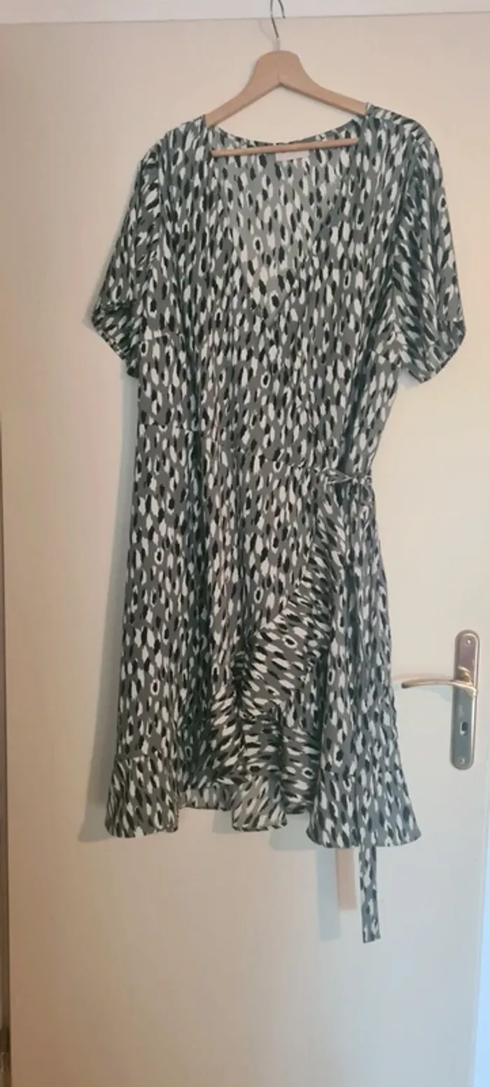 Robe portefeuille verte Only C.