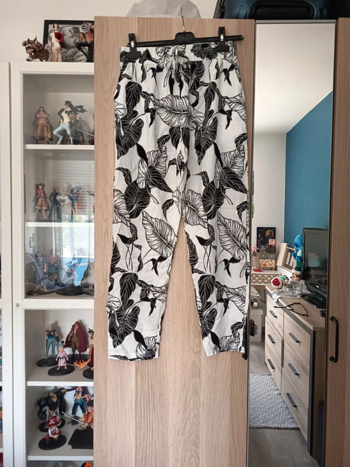 Pantalon fluide blanc feuille noir neuf - Taille L/XL - photo numéro 3