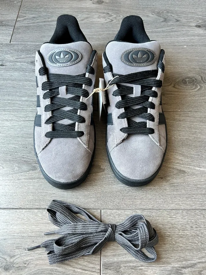 Baskets Adidas Campus Taille 45 1/3 Neuves - photo numéro 3