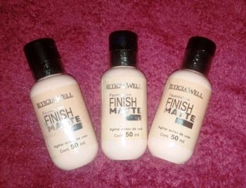 Lot de 3 fond de teint Finish Matte SPF15 de Leticia Well