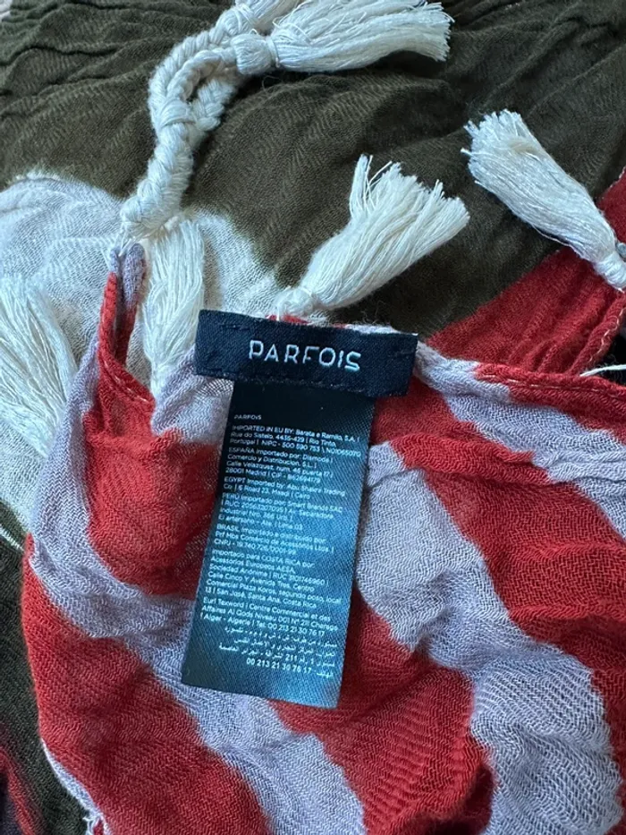 Long foulard, parfois - photo numéro 4
