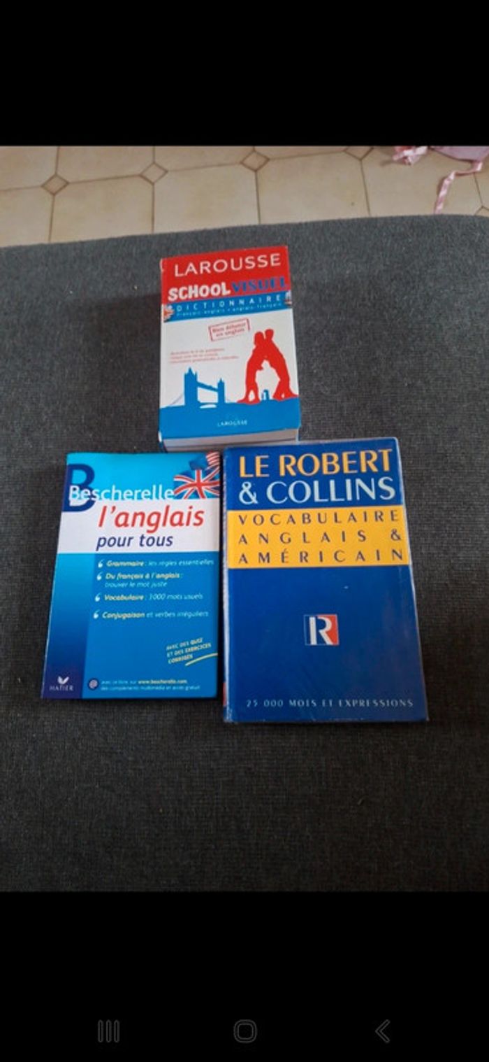 Lot livres d'anglais comprenant 1 bescherelle et 2 dictionnaires 👻