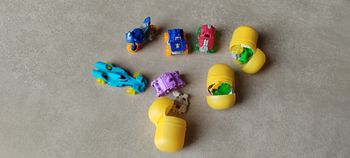 Lot de voitures kinder 