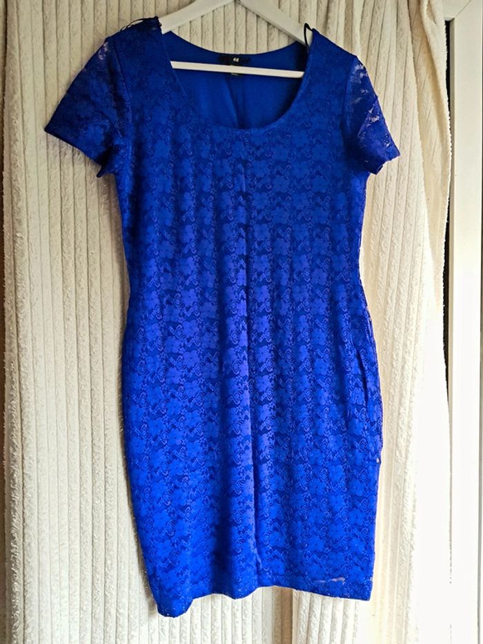 Robe dentelle bleue H&M
