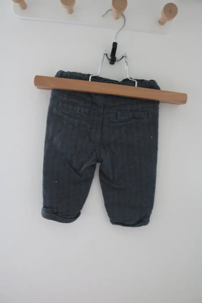 Ensemble automne haut Gémo et pantalon Kiabi 3 mois - photo numéro 3