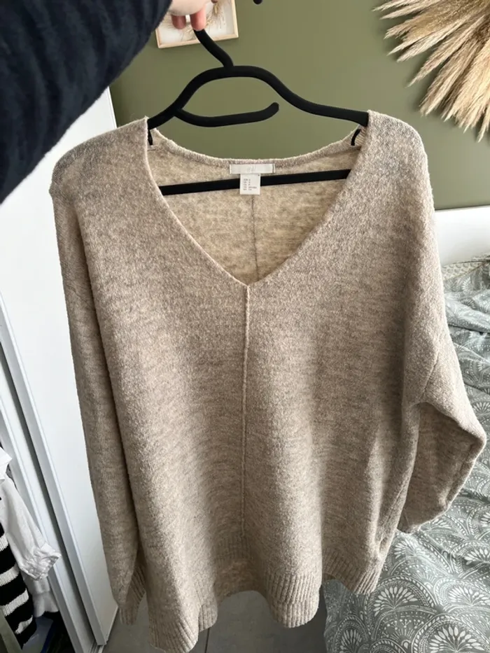 Pull col V beige gris - photo numéro 5