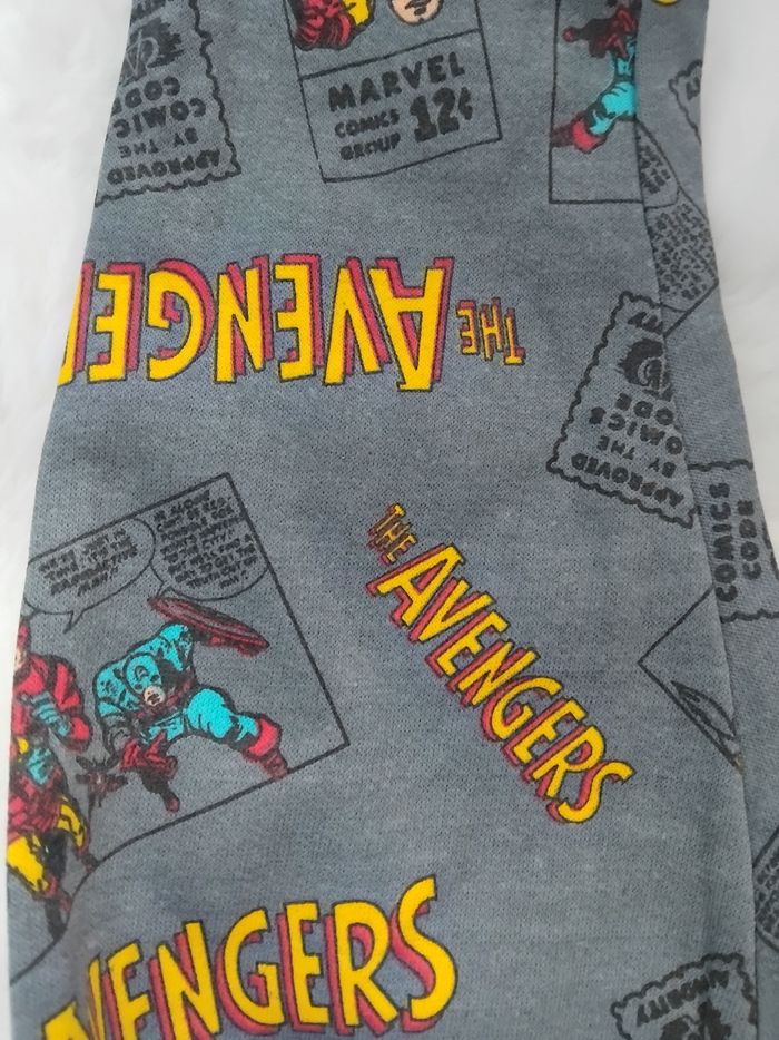 Pantalon jogging Avengers gris neuf ,4 ans - photo numéro 2