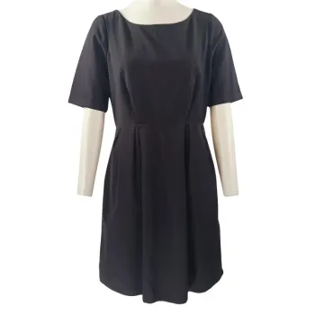 Robe noire Tara Jarmon en laine mélangée, coupe patineuse, taille 40 A1137