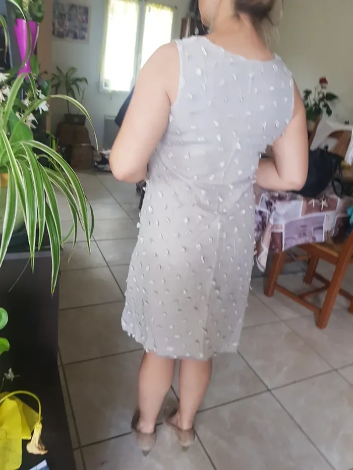 Très belle robe Fleur de sel 38 - photo numéro 4