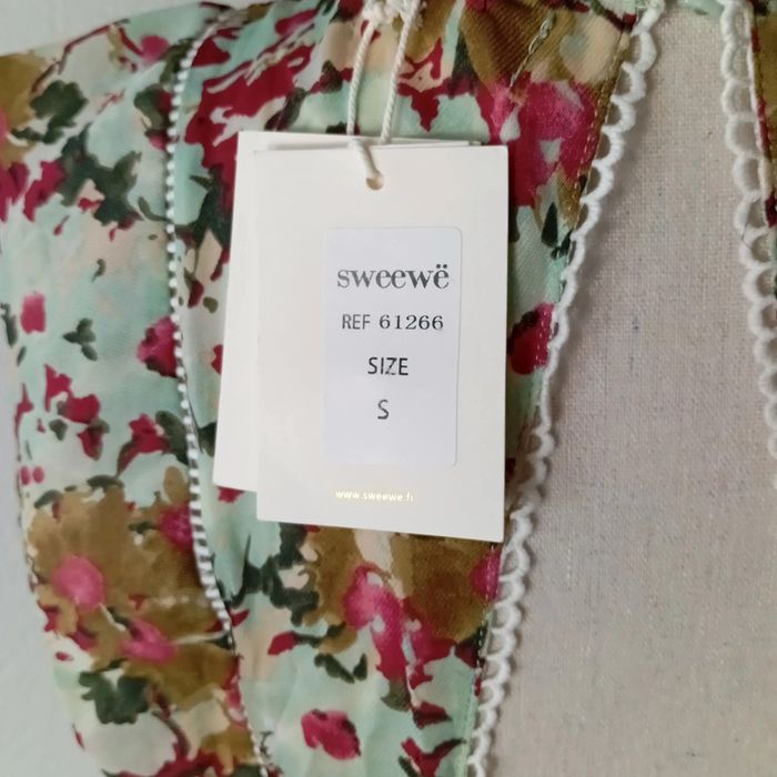 Robe d'été imprimé fleurs Taille S Marque Sweewë avec étiquette - photo numéro 7