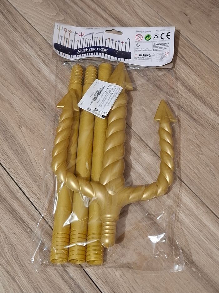 Trident doré accessoire de costume enfant adulte Halloween idéal pour cosplay et fêtes