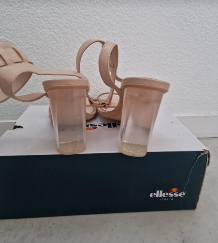 Talon bershka - photo numéro 3