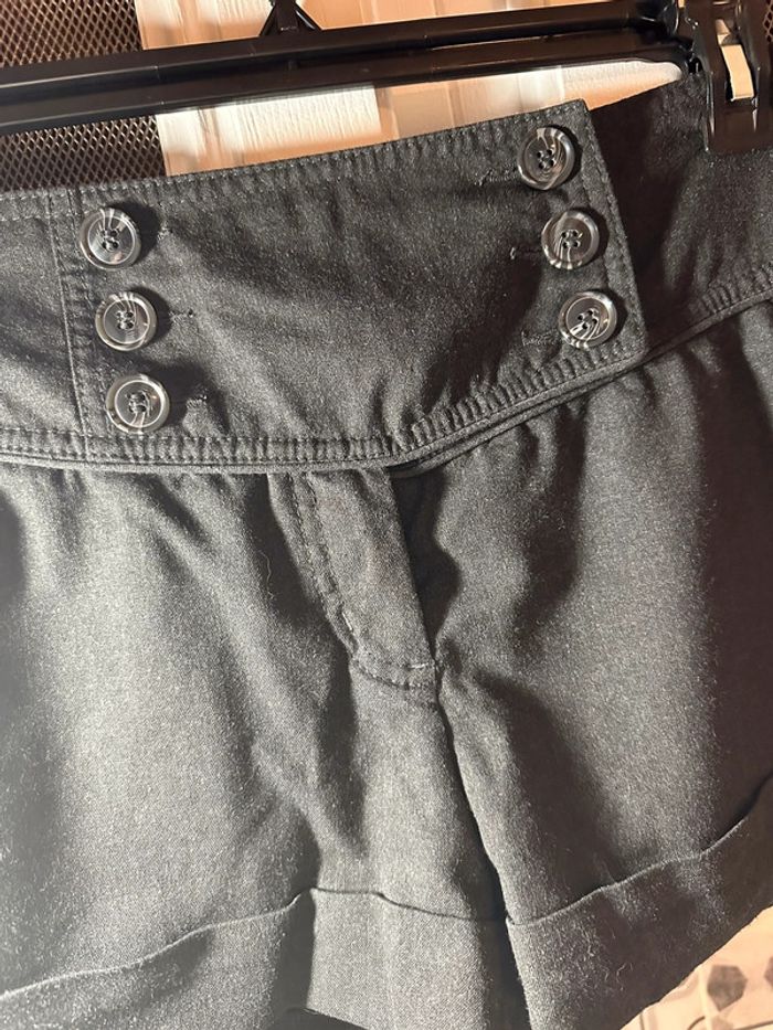 Short d’hiver gris, taille 38, h&m, très bon état - photo numéro 3