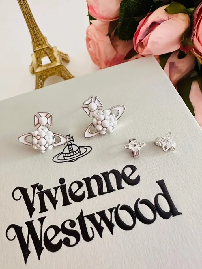 🪐Boucles d’oreilles Vivienne Westwood orbite argenté émail blanc