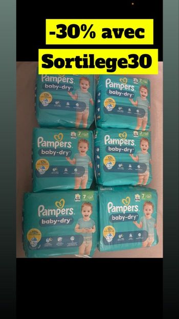 Deux cartons de couches taille 7
