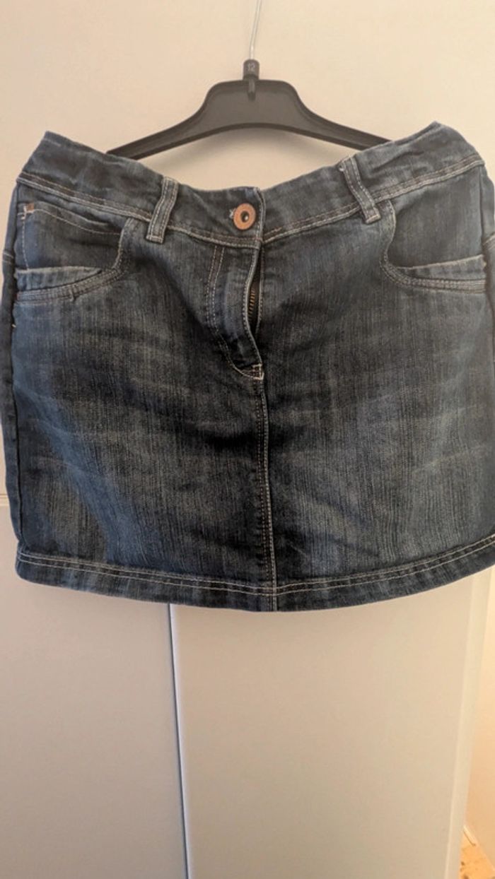 Jolie jupe en jean taille 14 ans /xs