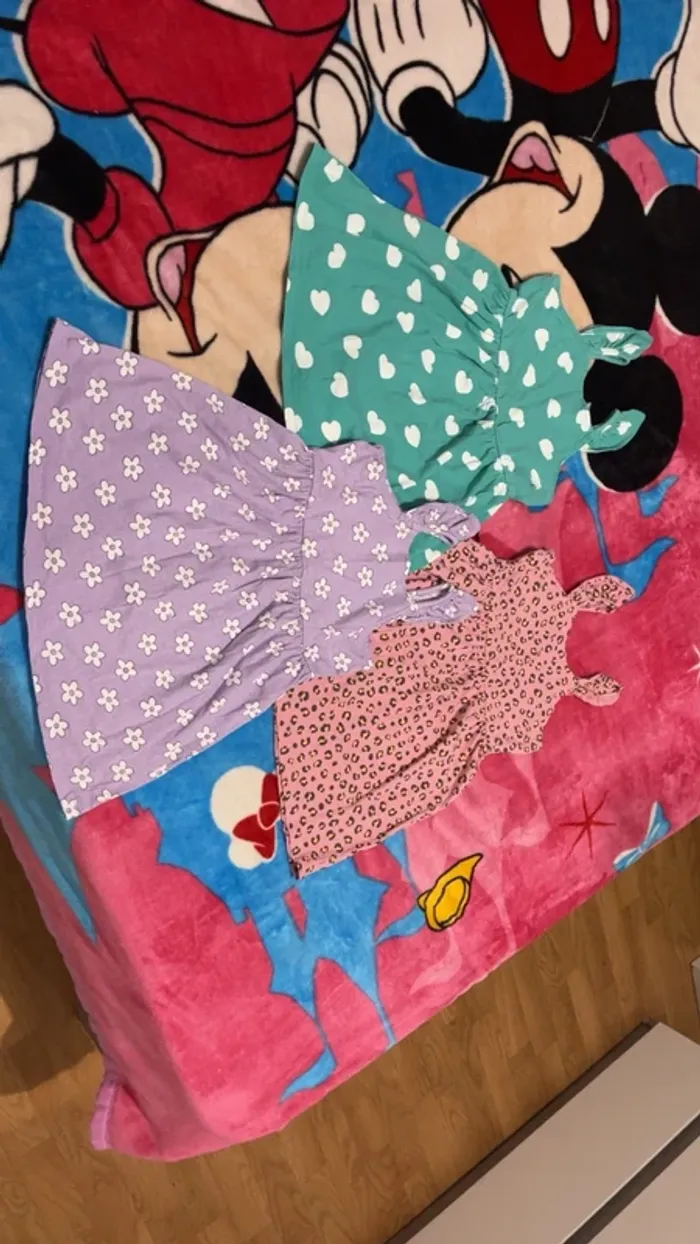 Lot robes 4 ans