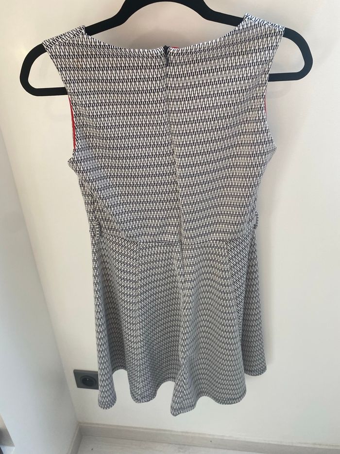 Robe patineuse sans manches taille 36 motif géométrique en TBE 🤍 - photo numéro 5