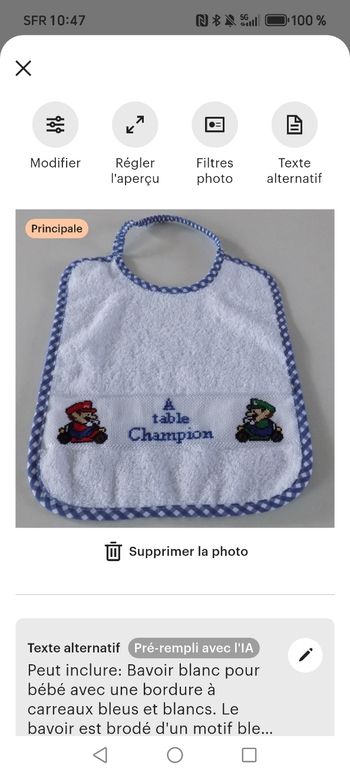 Bavoir brodé 