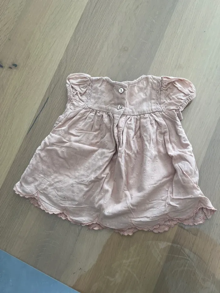 Robe 1 mois - photo numéro 3