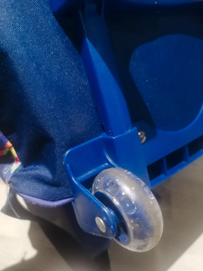 Sac  dos et roulettes Stitch 🎒 - photo numéro 11