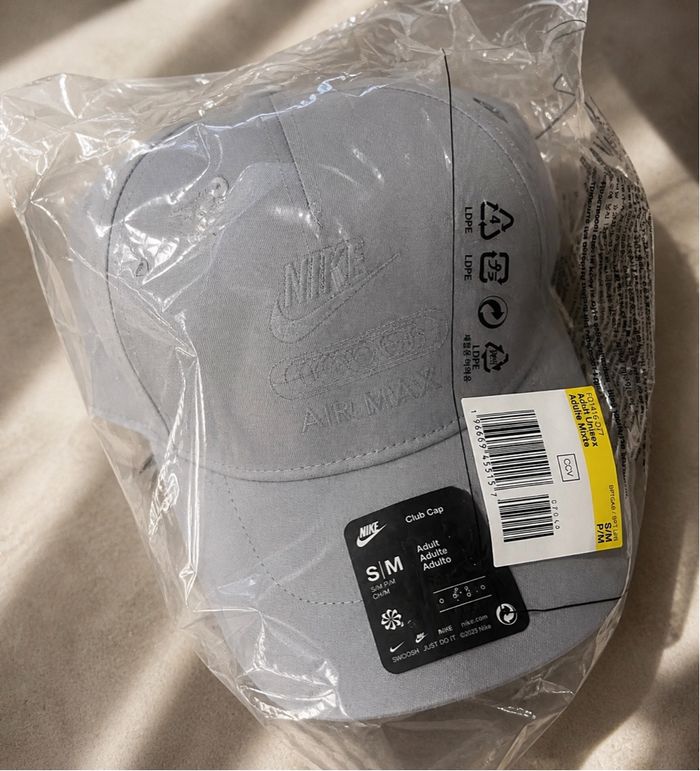 Casquette Nike Club AirMax dans teinte gris clair. - photo numéro 3