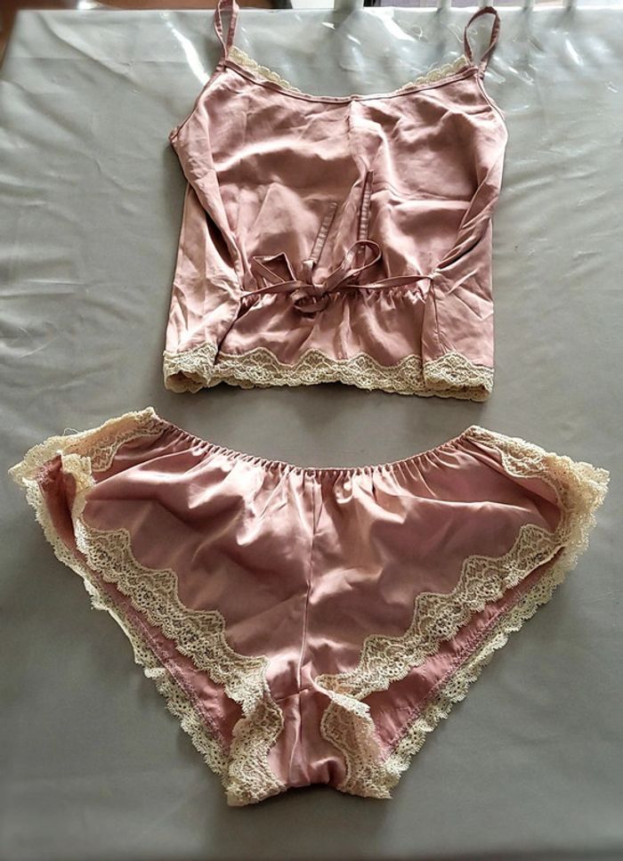 Ensemble pyjama de nuit - photo numéro 2