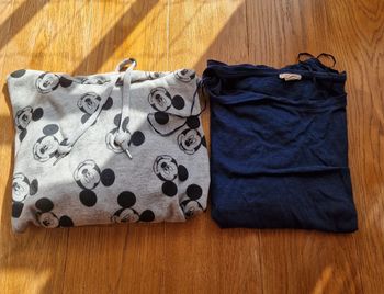 Lot pull mickey et t shirt