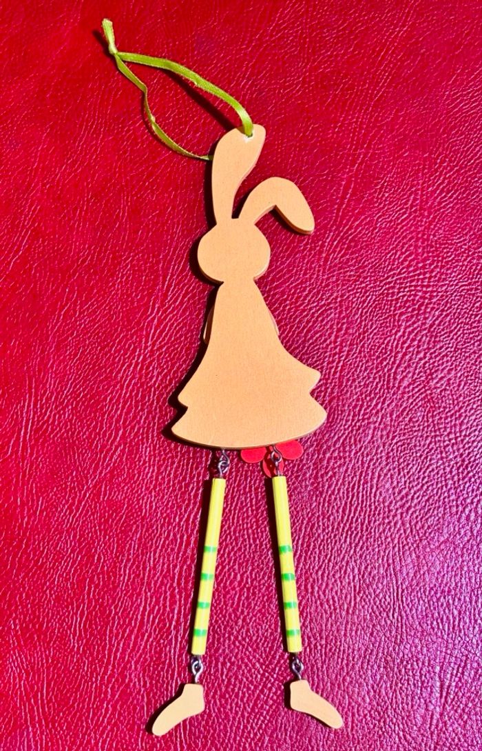 Lapine en bois à suspendre déco mobile Pâques - photo numéro 5
